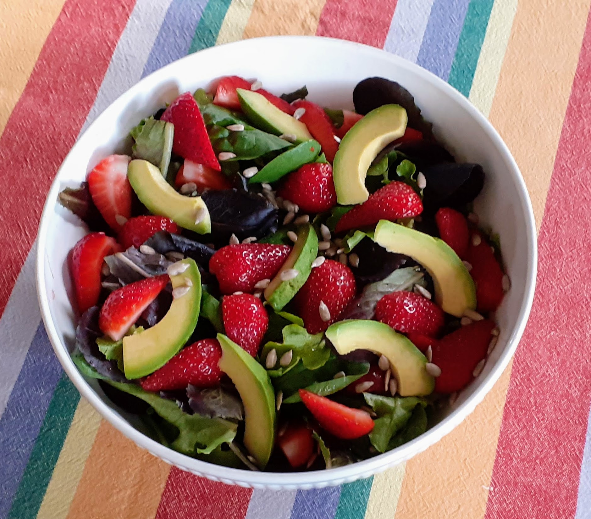 cuisine à domicile - salade avocat fraises salade verte