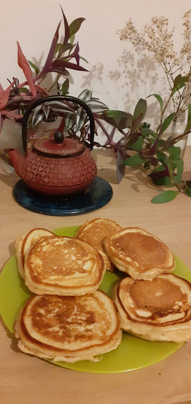 cuisine à domicile - théière et pancakes